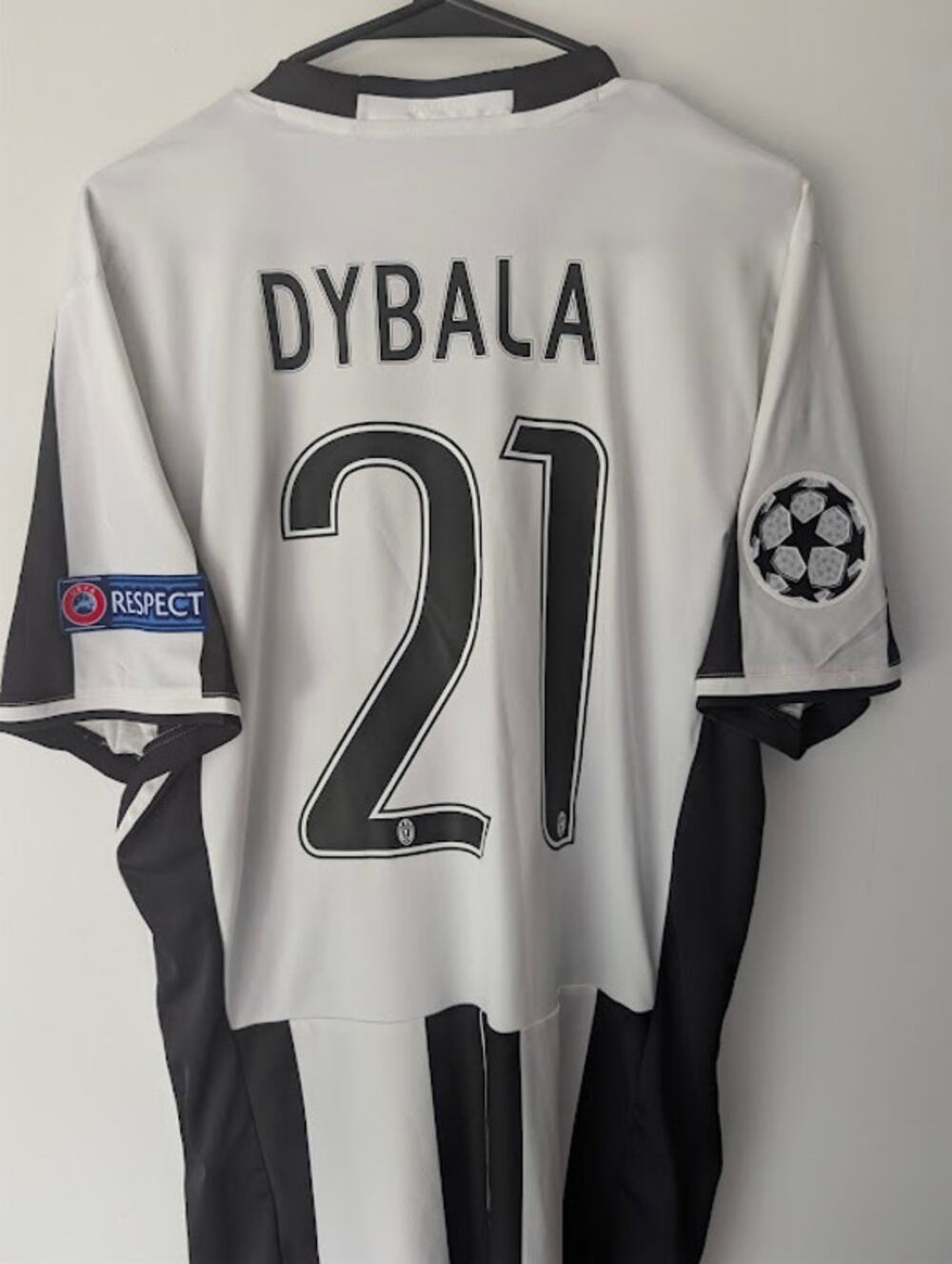 Juventus Dybala UCL Vintage Jersey Large